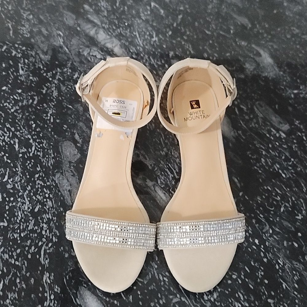 BRAND NEW WHITE MOUNTAIN OPEN TOE JEWEL STRAP WOMEN"S SANDAL G1
